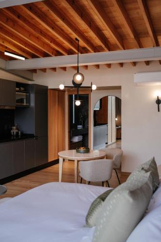 447940578 Colima 71 Art - Community - Hotel