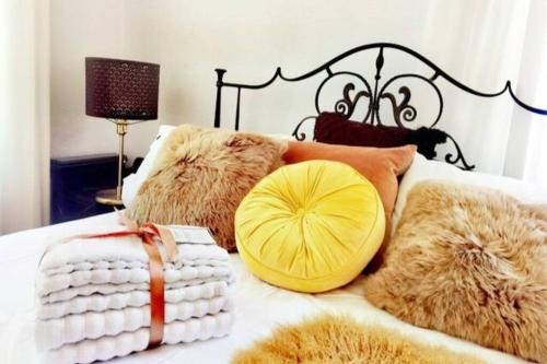 Central Located 4BR Home with Rumpus & King Bed in the Heart of Melbourne