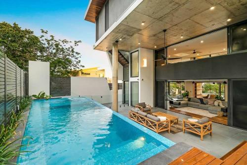 'The Glass House' Luxury Residence - Darwin City