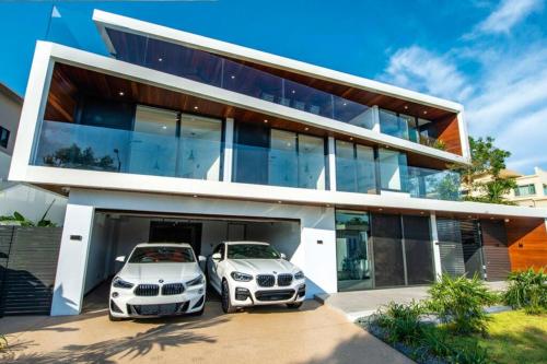 'The Glass House' Luxury Residence - Darwin City