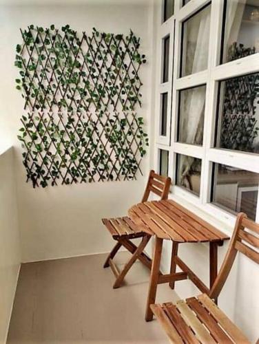 Twin Lakes Vineyard Residences Insta-Worthy FULLY equipped Condo in Twin Lakes Tagaytay in ลอเรล