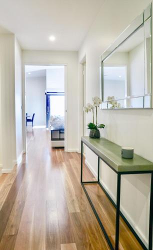 Pinecone Lodge - Luxury 4BR Home l EV Charger l Fire Pit l WiFi l BBQ l 4 Car Garage, Jindabyne (fotografie 10)