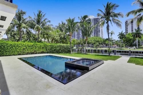 Gorgeous Villa with Amazing Pool in Hallandale Beach, USA