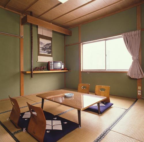 Japanese-Style Room