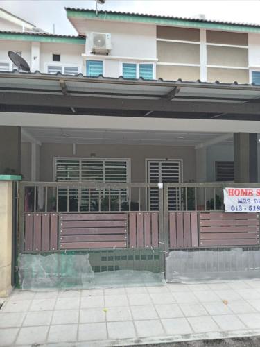 HOMESTAY TAMAN SERI MAWAR 3