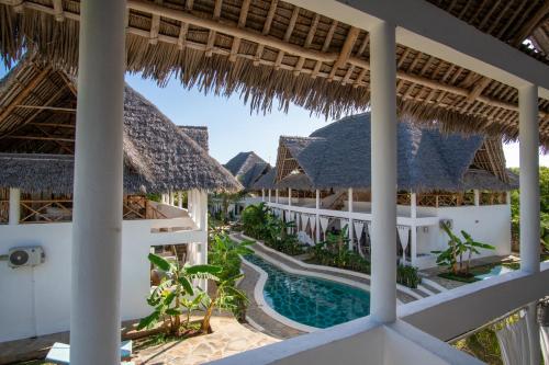 ทัศนียภาพภายนอกโรงแรม, Rafiki Village in วาตามู