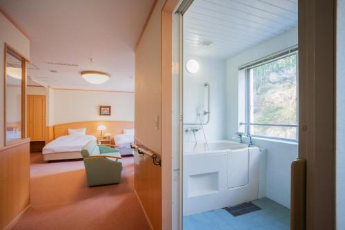 room detail thumbnail 2