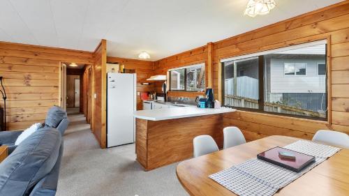 Crystal Clear - Snells Beach Holiday Home