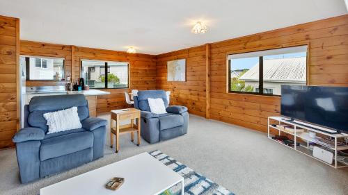 Crystal Clear - Snells Beach Holiday Home