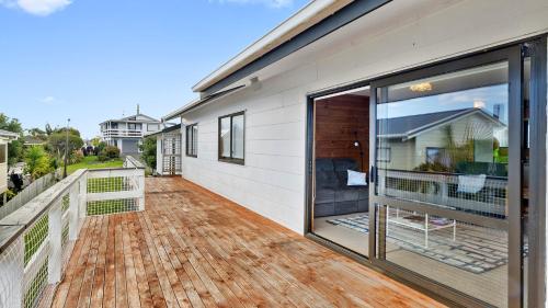 Crystal Clear - Snells Beach Holiday Home