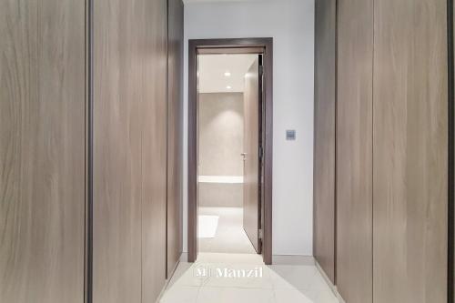 Modern waterfront 1 BR at District One - image 7