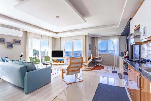 Furnished Cozy Flat with Wide Sea View in Kas