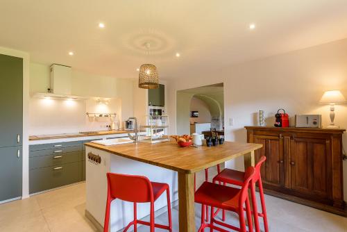 ST JORIOZ- Le Nid O Grives, maison familiale entre lac et montagnes- Home cinema- LLA Selections by Location lac Annecy