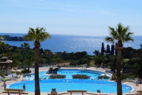 View, Cap Esterel Studio climatise vue mer partielle near LA TABLE D EMI