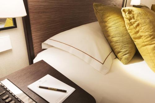 Balmoral Champs Elysées Room Type - Standard Double Room