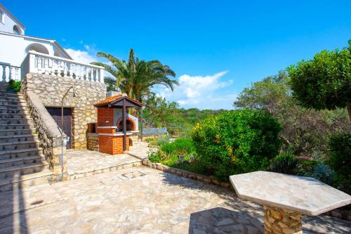  Garden Resort - Apartments Lavanda in Borovići