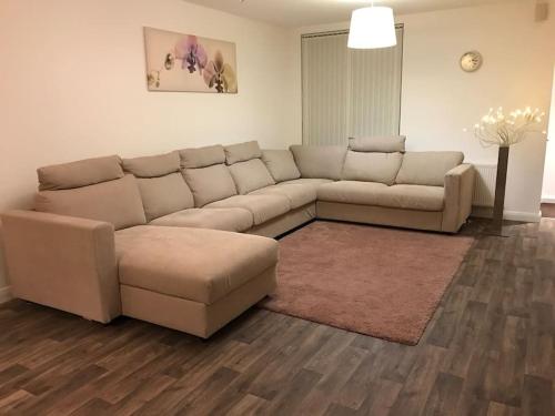 Great House + air conditioning + free car parking, Manchester (photo 8)