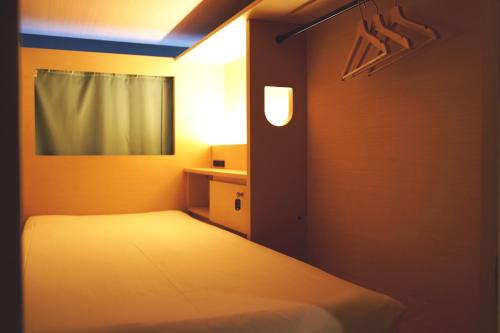 UNPLAN Shinjuku – Hostel Room Type - Private Bunk Bed Room (4 Beds)