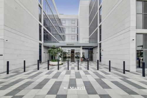 Stylish waterfront 1 BR at district one - image 9