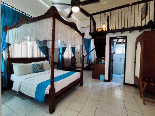 Paradores Del Castillo in Taal