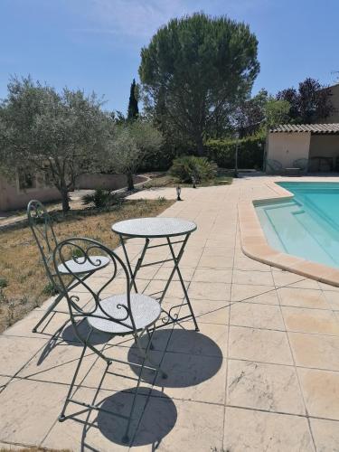 Maison au calme entre vignes et Luberon