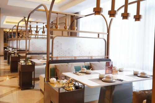 Restaurant, Leeden Hotel-Canton Fair Free Shuttle Bus in Tianhe District-Zhujiang New Town