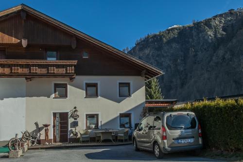 Haus Heimat & Appartement Huben bei Längenfeld