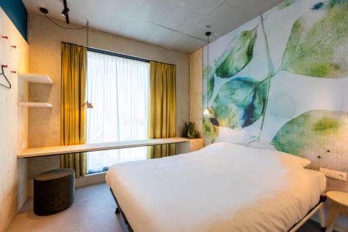 hotel Moloko -just a room- sleep&shower-digital key by SMS