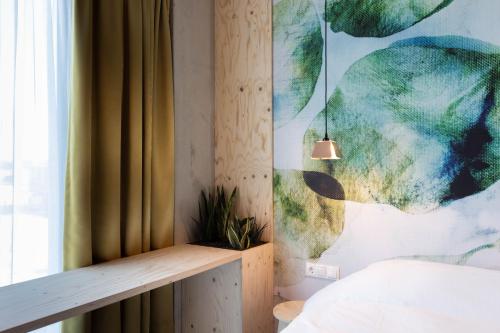 hotel Moloko -just a room- sleep&shower-digital key by SMS