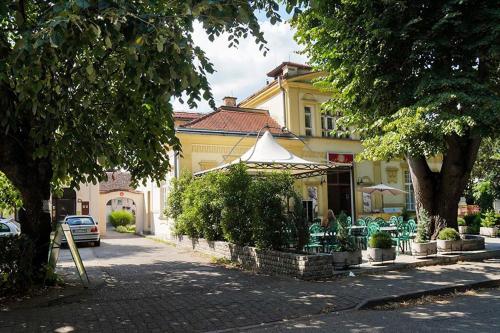 Bajka Banja Koviljača, Banja Koviljača