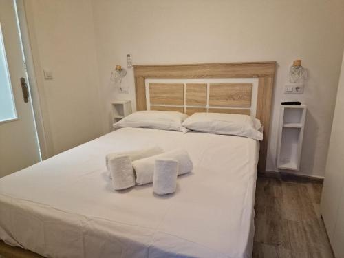 One&Lux San Luis Feel at Home in a Renovated Apartment 4