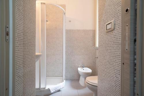 Basic Single Room image 4