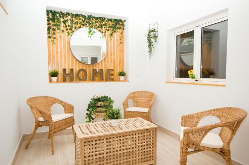 Los Alonsos - Open Mall - By AZ Rentals in 阿雷西費