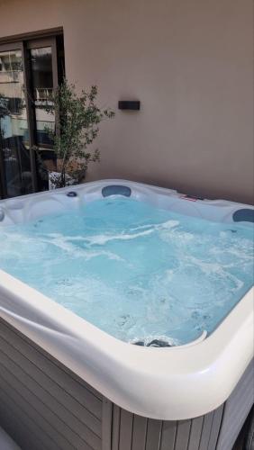 Athens Platinum Rooms and Suites - image 3