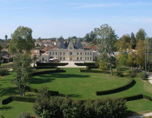 Château de Lussac - Accommodation