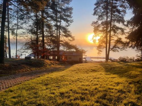 OW Zawiaty na Kaszubach domki nad jeziorem - Accommodation - Czarna Dąbrówka