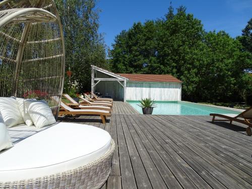 Úszómedence, CHARME AU FIL DE L'EAU in Verdelot