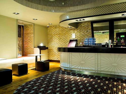 Нічний клуб, The Commercial Hotel in Вішоу
