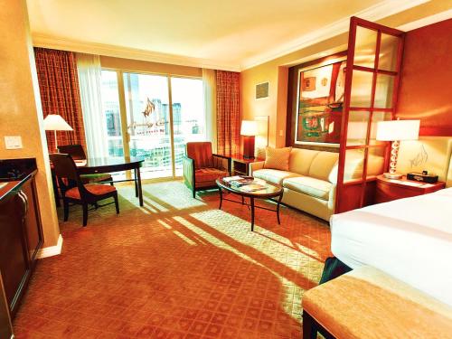 Amalz 2 Bedroom 3 Bathroom Balcony Suites at Mgm Signature !, Las Vegas (photo 7)