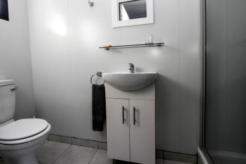 Ванная комната, SleepOver KMIA in Уайт-Ривер