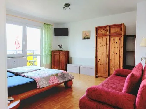 Helles Apartment mit Balkon am Großen Garten nahe Stadtzentrum in Dresden, Deutschland
