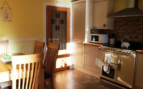 A szálláshely kívülről, Fairy Glen Cottage in Uig