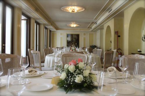 Restaurant, Hotel Terranobile Metaresort in Santa Fara