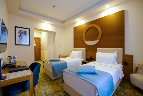 Deluxe Twin Room with Spa Access
