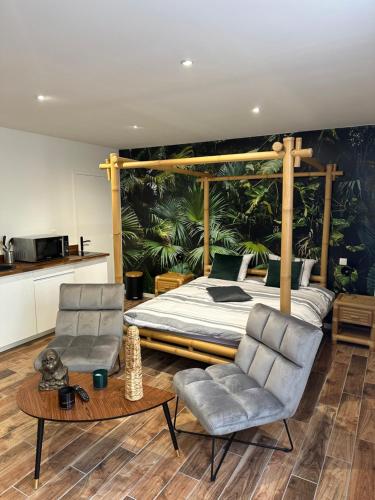 Jungle room