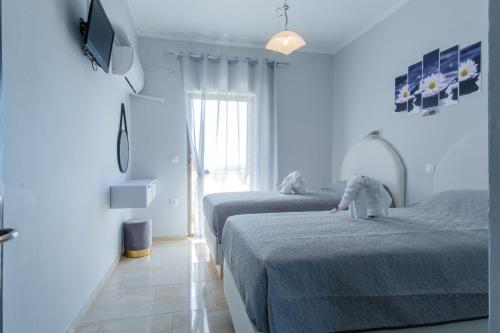 Akis Villa Studios & Apartment with Pool - image 5