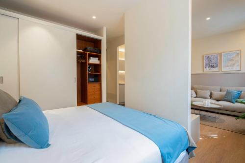 Fisa Rentals Ramblas Apartments - image 7