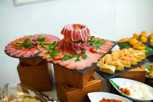 Hotel City Savoy - image 12