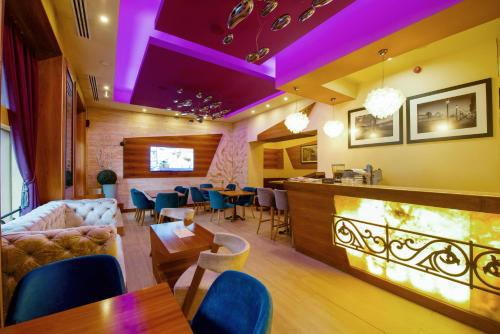 Hotel City Savoy - image 2