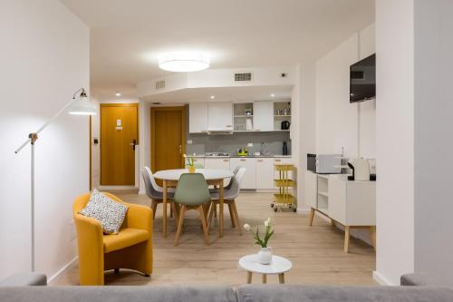 MAMA Apartments Room Type - One-Bedroom Apartment MAMA Apartments Room Type - One-Bedroom Apartment